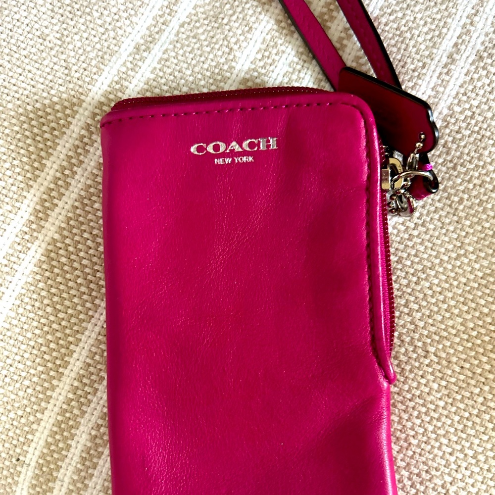 Coach Wristlet Hot Pink